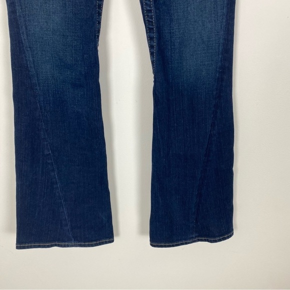 TRUE RELIGION Big T Flare Leg Low Rise Jeans Size 26 Dark Wash Boho Casual - Picture 4 of 10